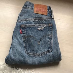 Levi’s 501 Distressed Boyfriend Jeans